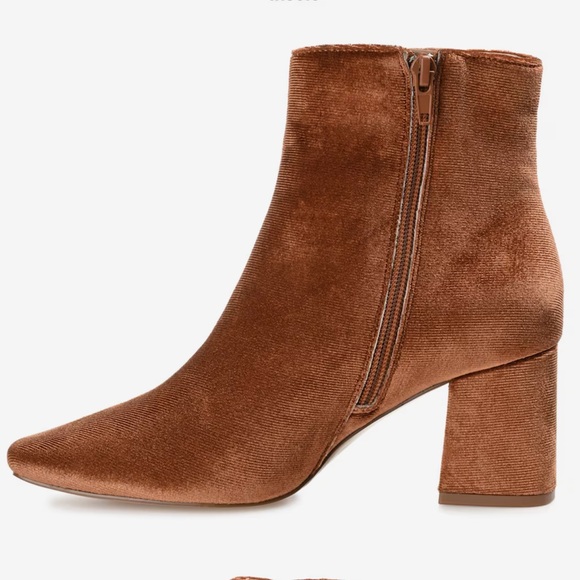 Journee Collection Hazara Bootie
NIB Size 6 - Picture 2 of 12